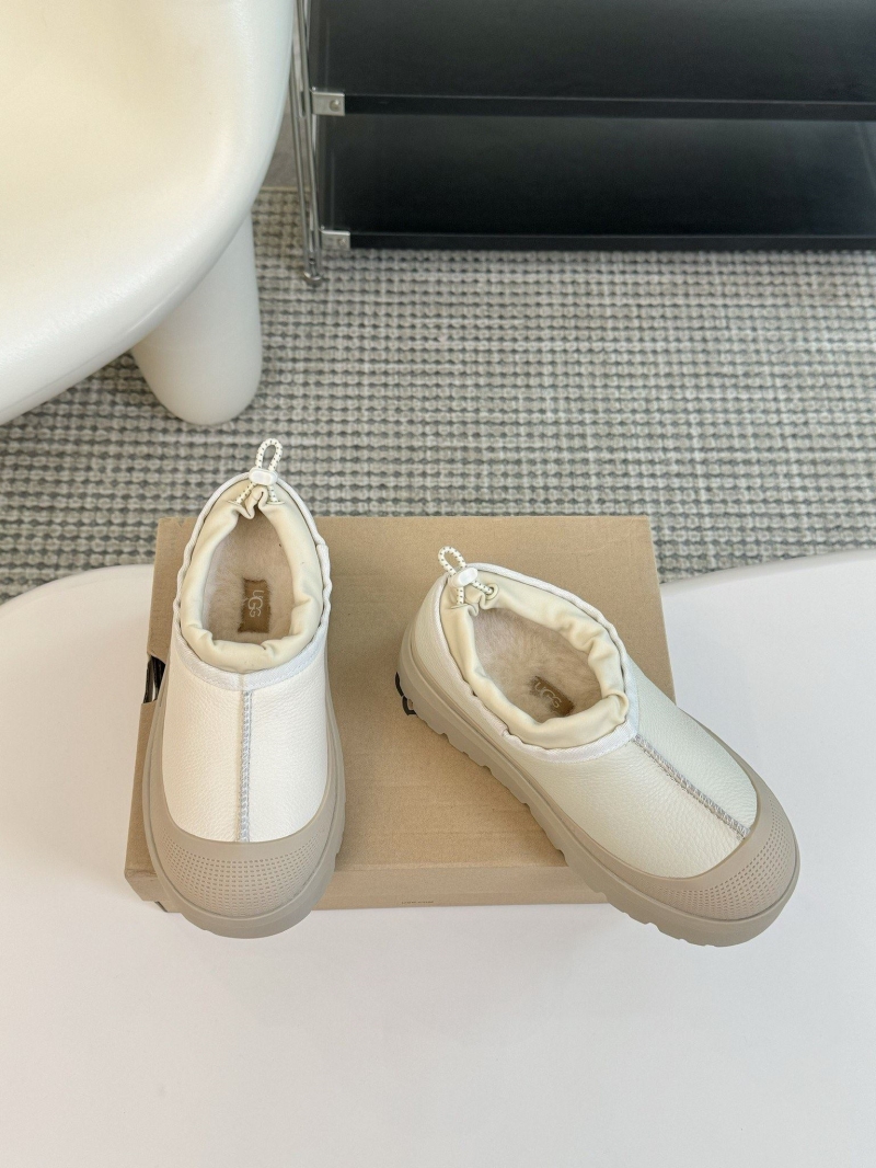 Ugg Flat Shoes